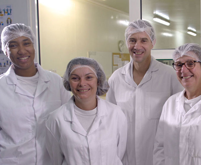 un scientifique rédige des observations de sélection cunicole